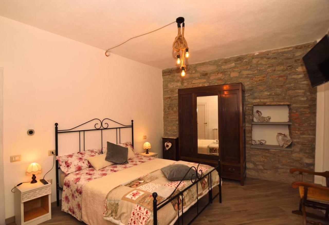 Il Borgo Del Castello Hotel Cremolino ภายนอก รูปภาพ
