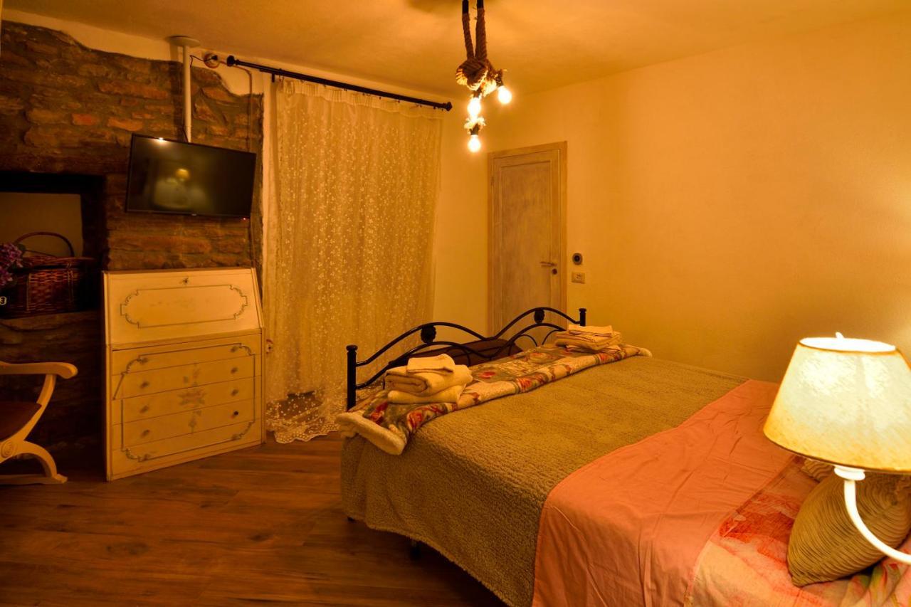 Il Borgo Del Castello Hotel Cremolino ภายนอก รูปภาพ