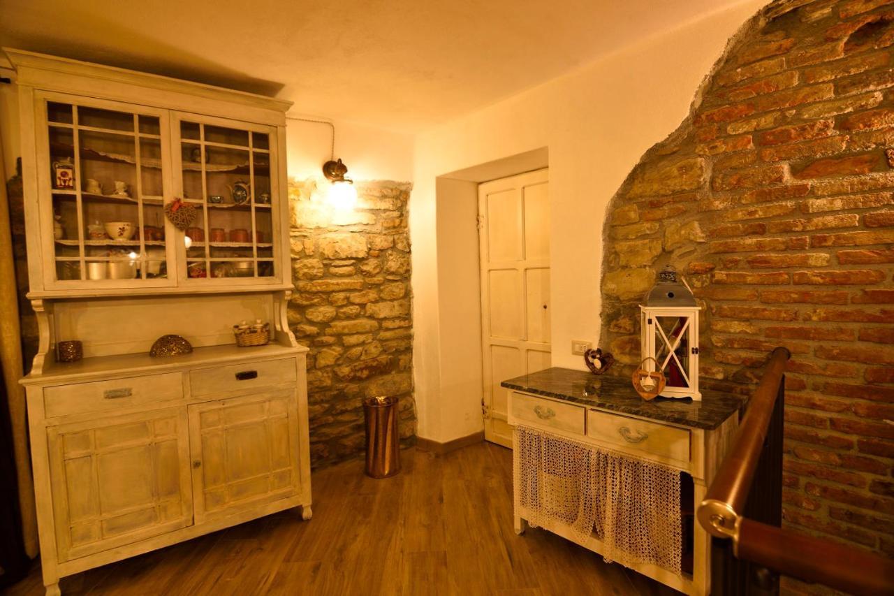 Il Borgo Del Castello Hotel Cremolino ภายนอก รูปภาพ